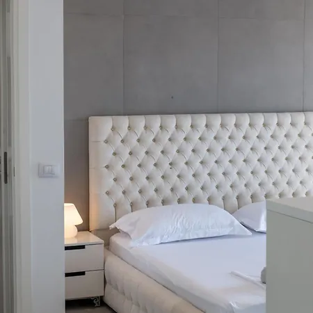 Luis Sea View Apartment Sarande